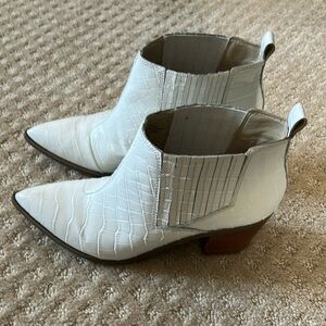 Ladies white leather cowboy boots